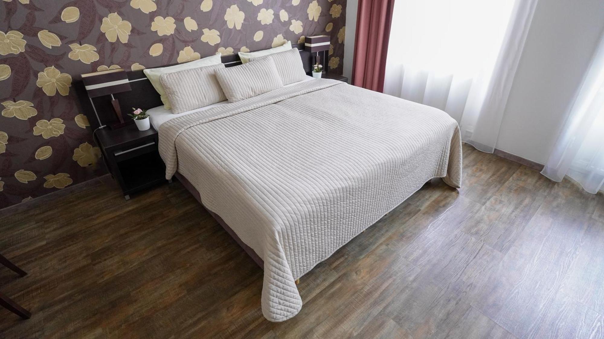 Apartmán Elegant & Stylish Center Apartments!