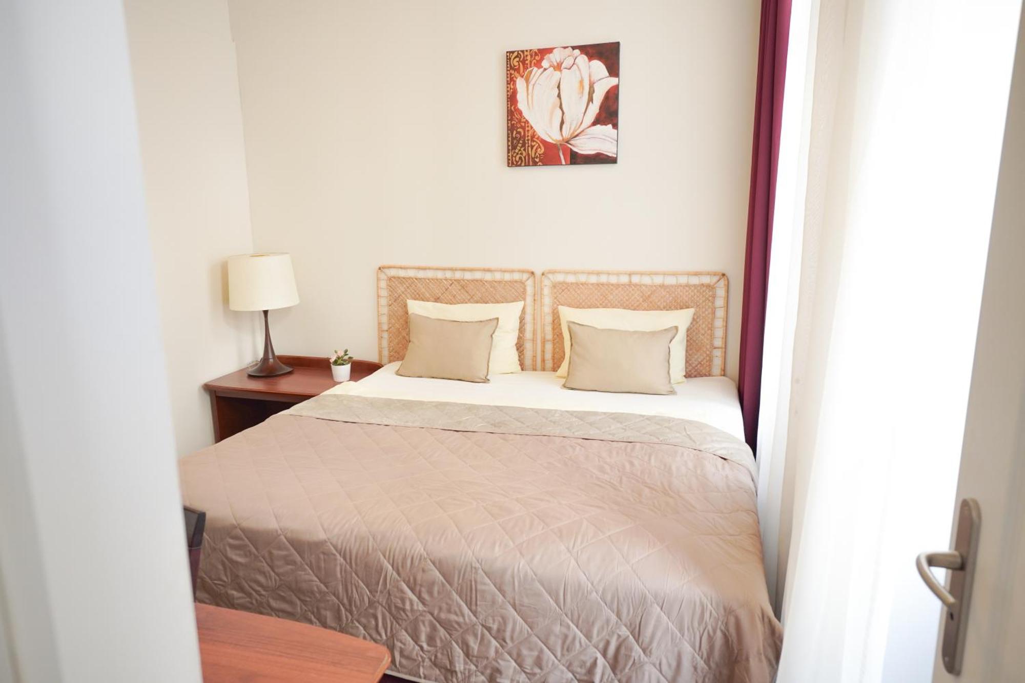 Apartment Elegant & Stylish Center Apartments! *