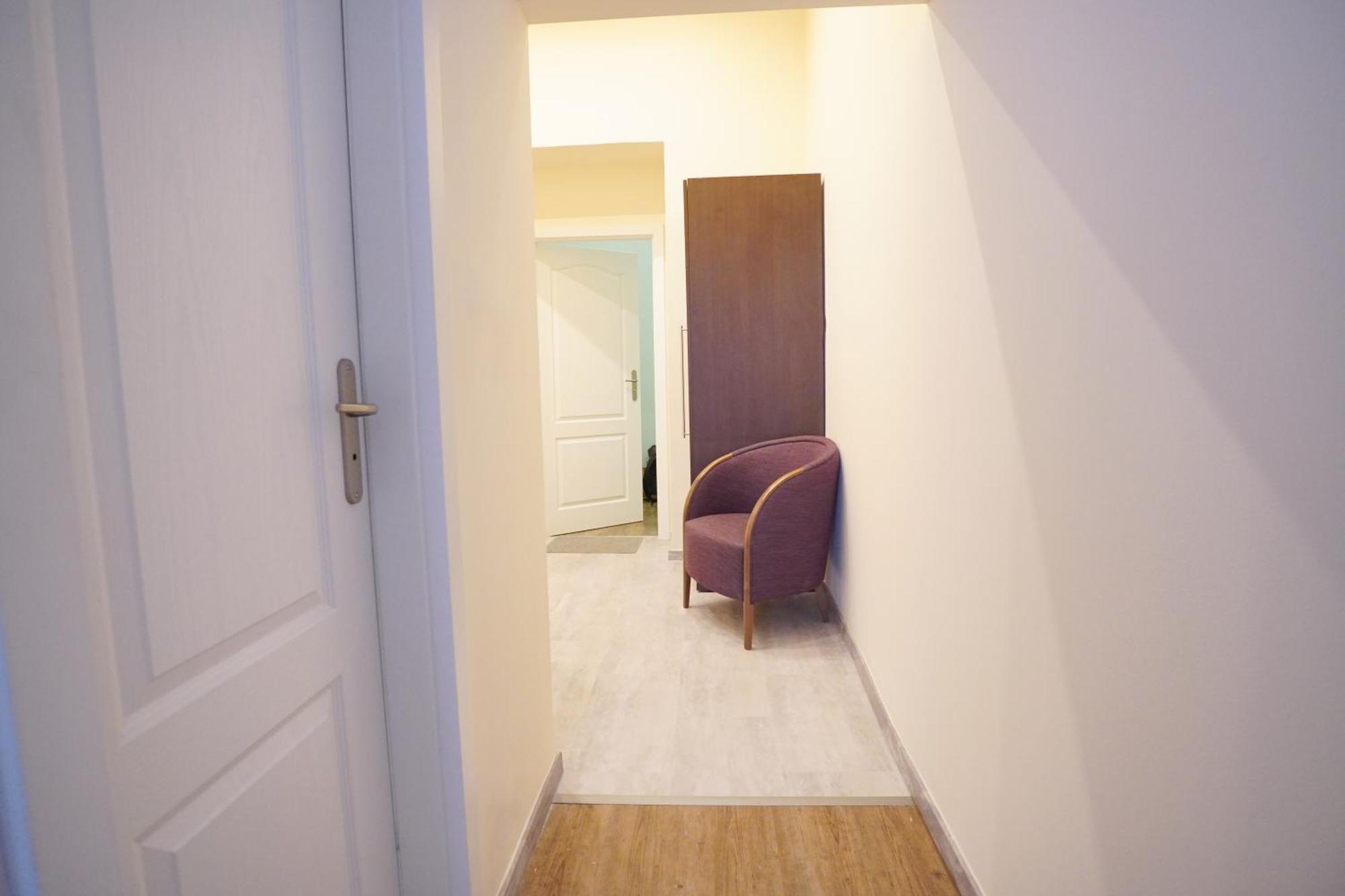 Apartment Elegant & Stylish Center Apartments! *